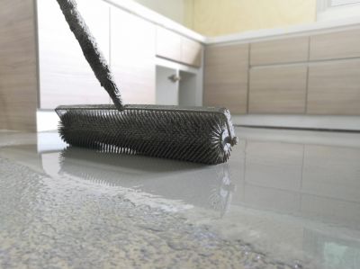 Provides a smooth, shiny finish.